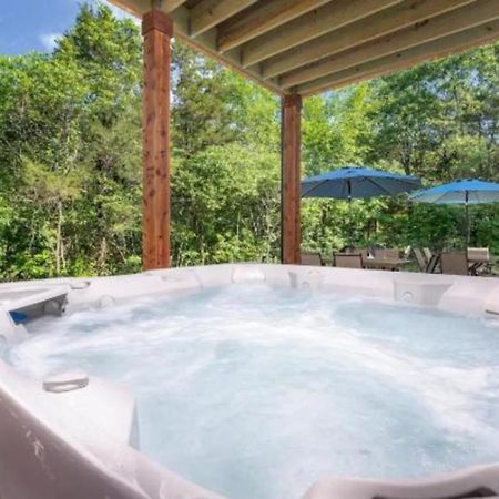 Villa Premier Retreat With Hot Tub, Theater & Pool Table Hollister Esterno foto
