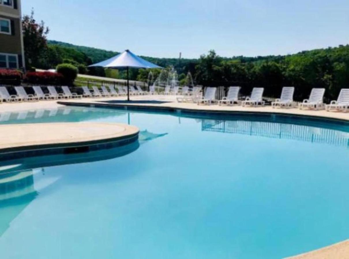 Villa Premier Retreat With Hot Tub, Theater & Pool Table Hollister Esterno foto