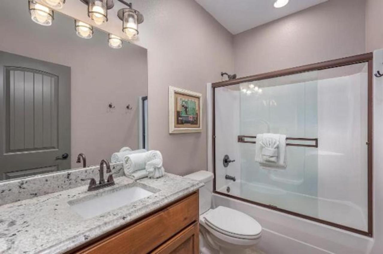 Villa Premier Retreat With Hot Tub, Theater & Pool Table Hollister Esterno foto