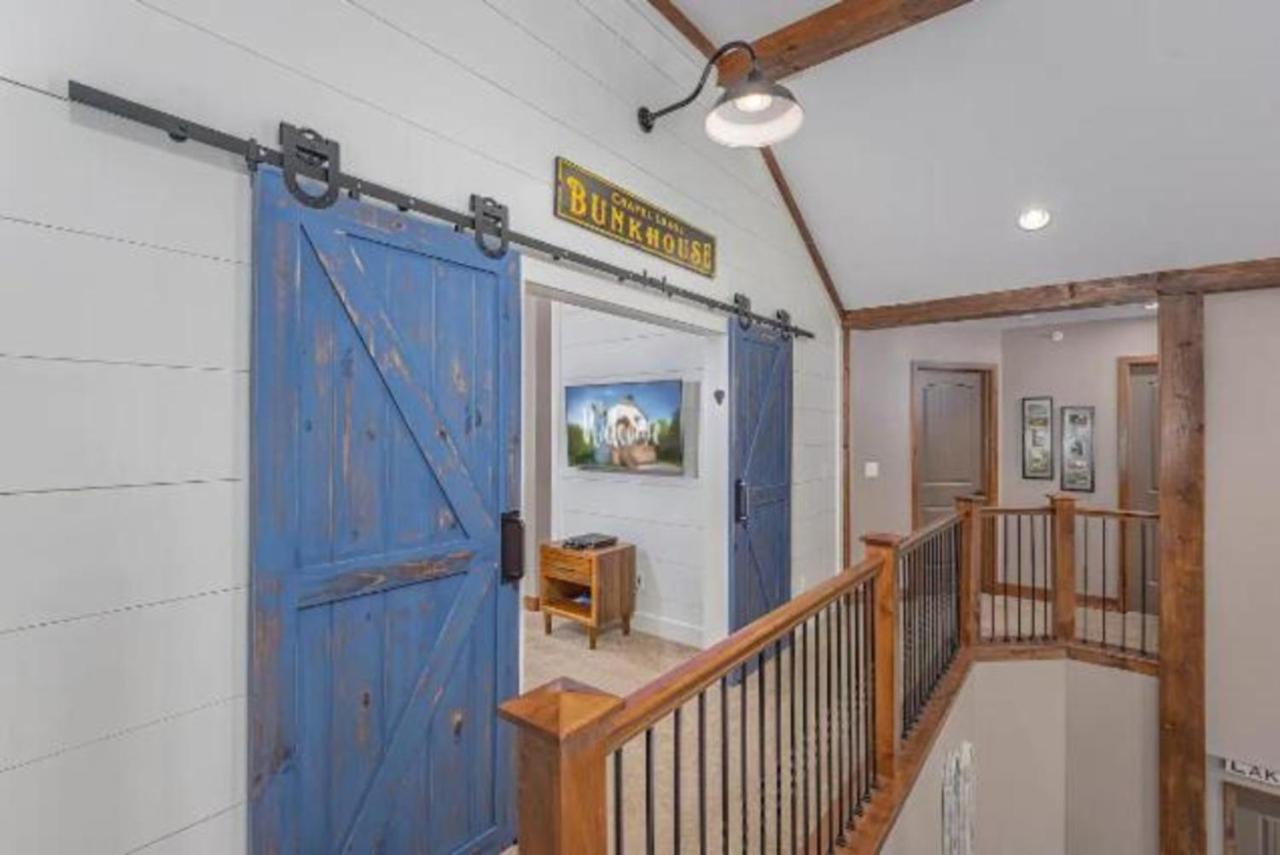 Villa Premier Retreat With Hot Tub, Theater & Pool Table Hollister Esterno foto