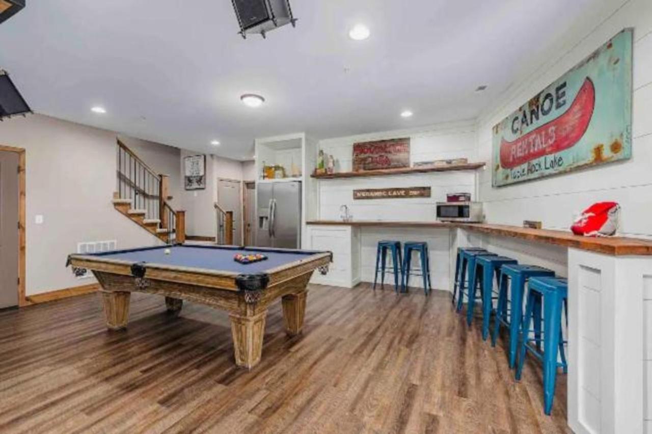 Villa Premier Retreat With Hot Tub, Theater & Pool Table Hollister Esterno foto