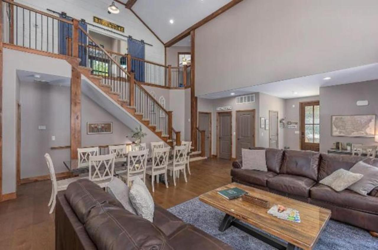 Villa Premier Retreat With Hot Tub, Theater & Pool Table Hollister Esterno foto
