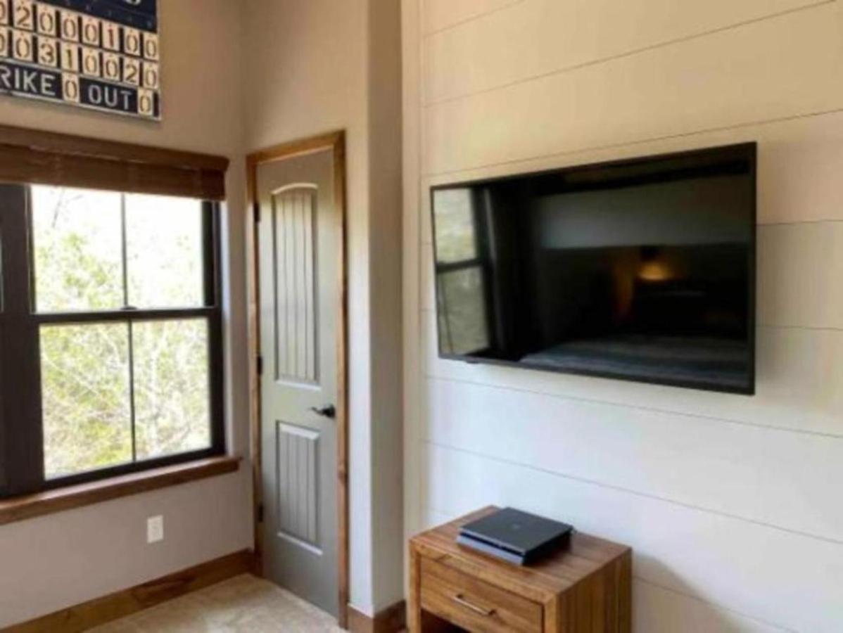 Villa Premier Retreat With Hot Tub, Theater & Pool Table Hollister Esterno foto