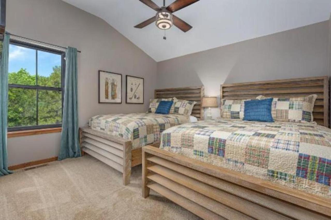 Villa Premier Retreat With Hot Tub, Theater & Pool Table Hollister Esterno foto